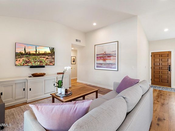 4th image of 10522 E CINNABAR Avenue