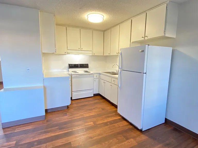 Oak Valley Apartments — Photo 8