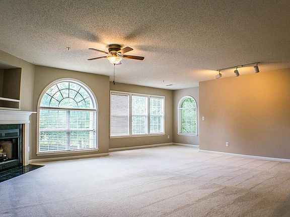 5th image of 624 Ivy Glen Dr