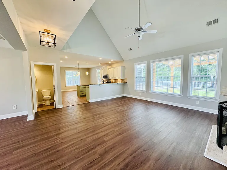 3571 Brampton Dr — Photo 11