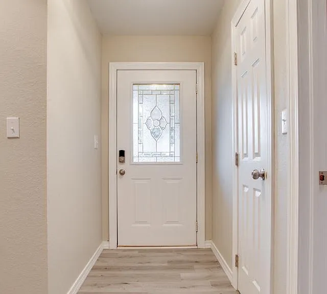 5609 Arrowhead Dr — Photo 2