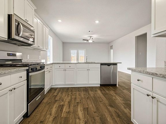 5th image of 701 Jasmine Ridge Ln