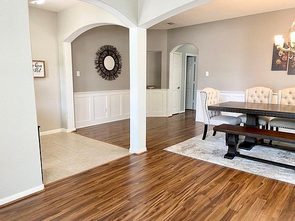3rd image of 10117 Brookshore Ln