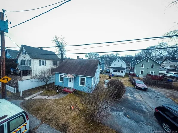 6 Lubrano Place, Norwalk, CT 06854