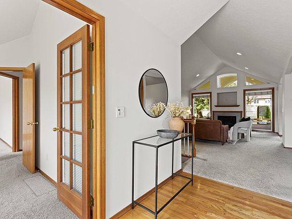 3rd image of 4907 S Woodfield Ln