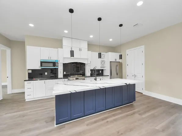 5806 Honey Grove Ave, Arcola, TX 77583