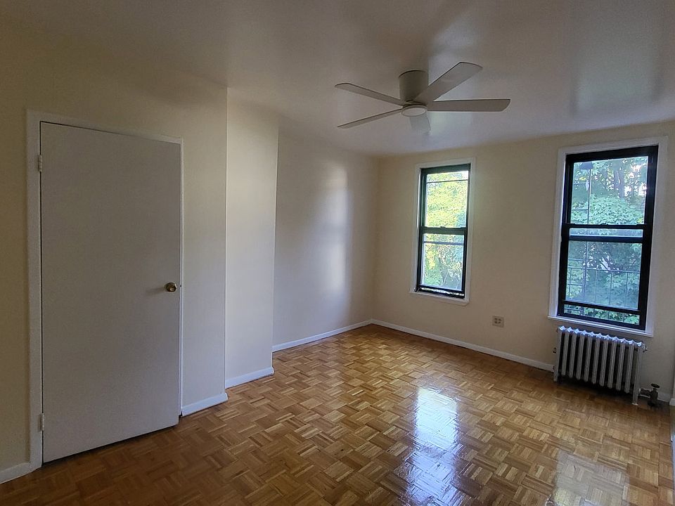 1st image of 179 Bedford Ave APT 3R