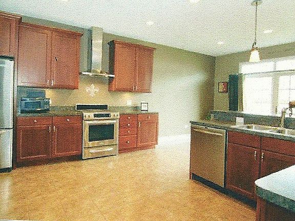 Kitchen w / Stainless  