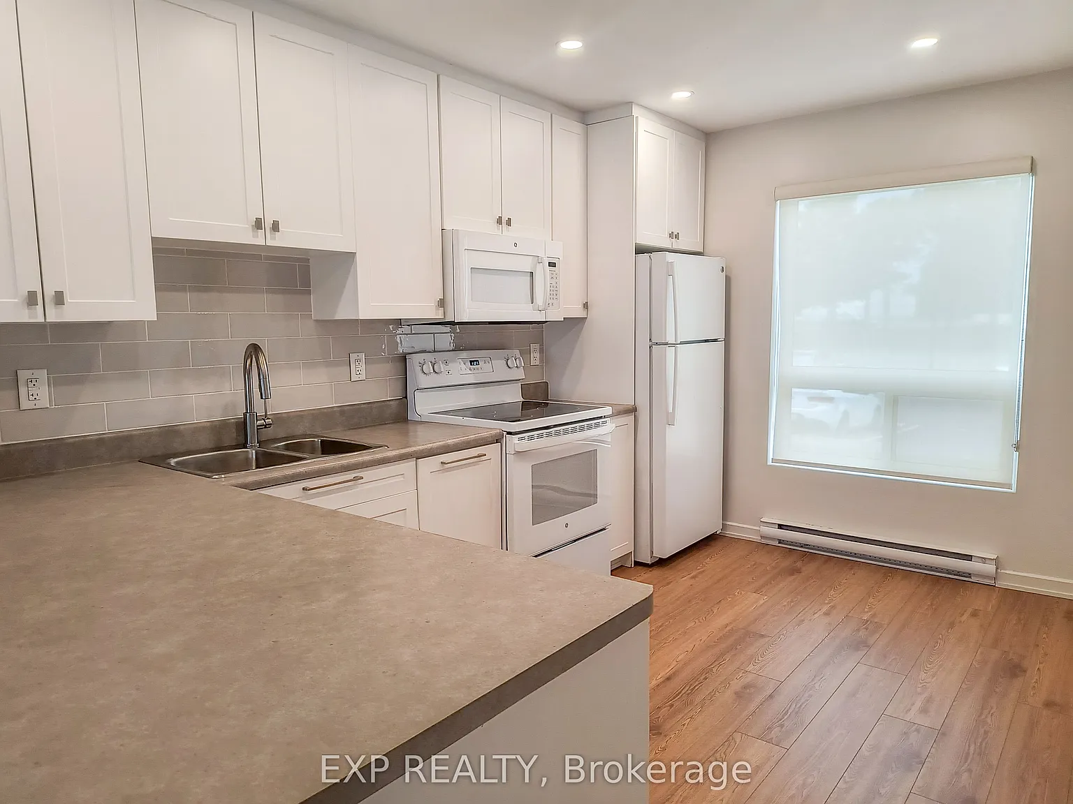 3 bed, $2,595 — Photo 2