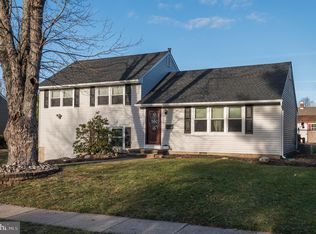 276 Southview Dr, Delran, NJ 08075
