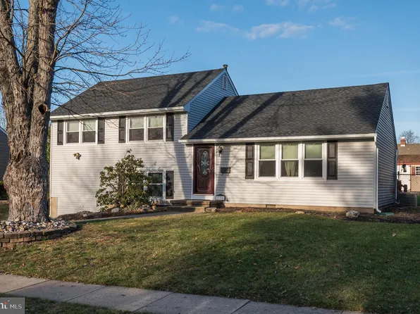 276 Southview Dr, Delran, NJ 08075