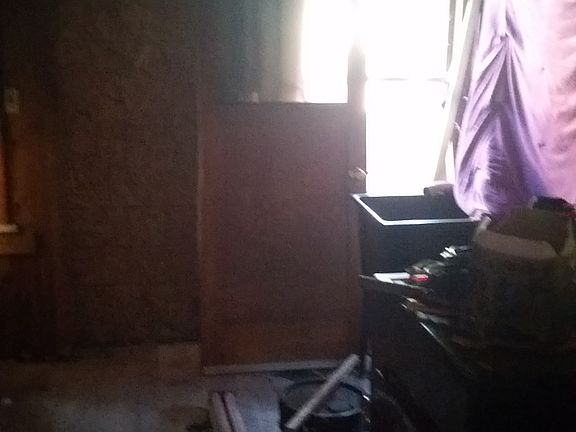 5th image of 308 Fir St