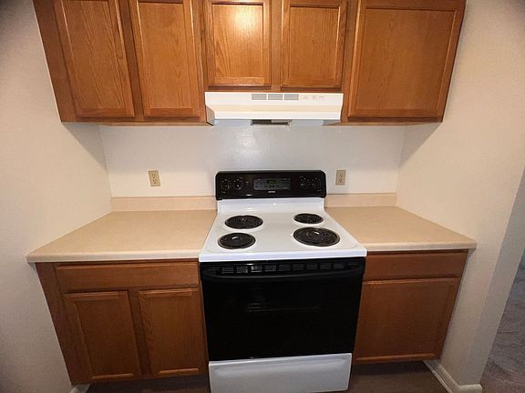 3rd image of 1909 University Dr #B11