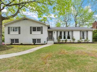 2328 Mountain Oaks Ln, Birmingham, AL 35226