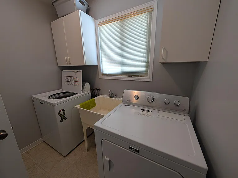 934 Bluffwood Ave — Photo 8