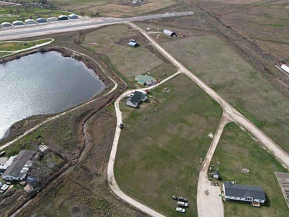 3rd image of 2395 Airport Rd