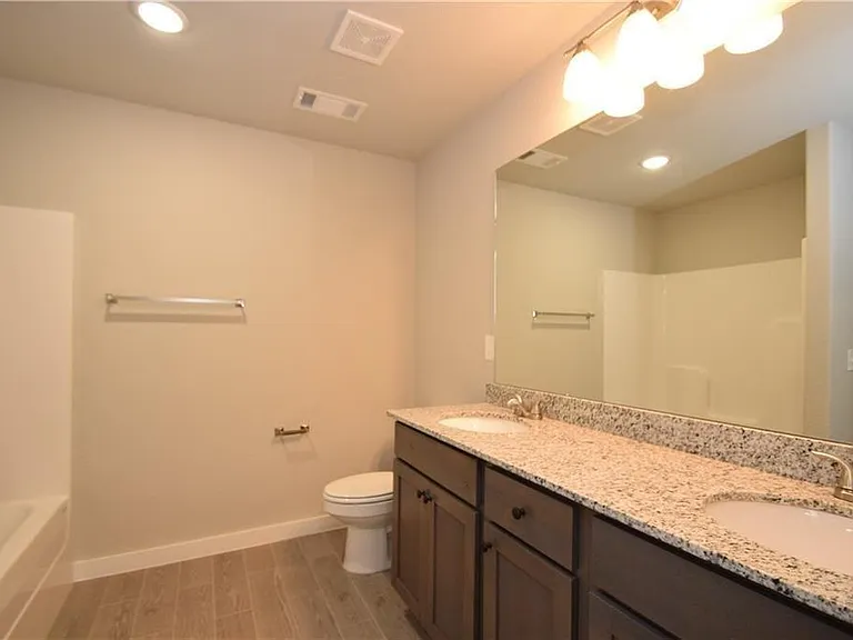 540 Vee St — Photo 7