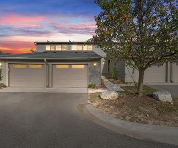 624 Peninsula Ct, Ann Arbor, MI, 48105