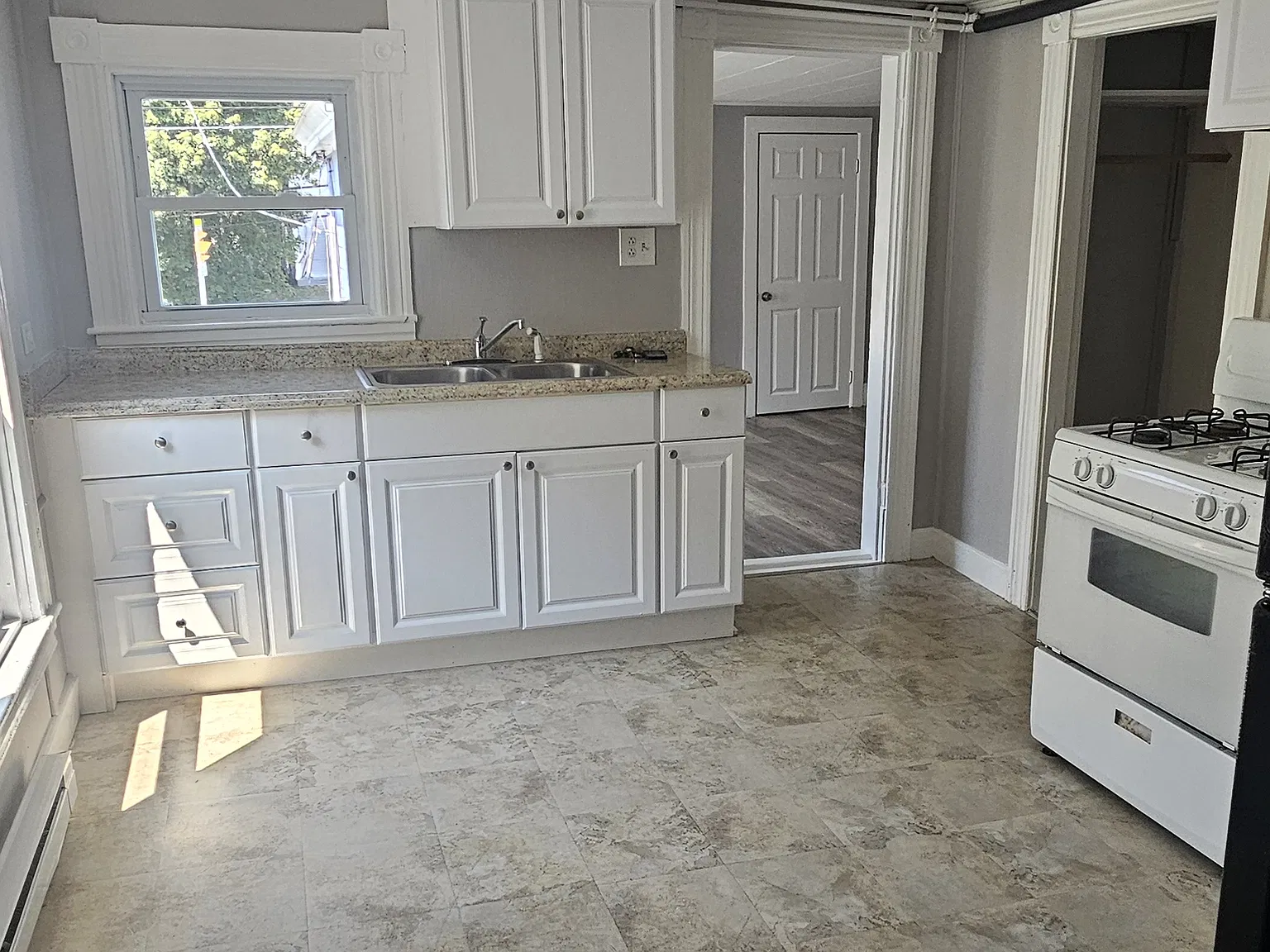 126 Pleasant St — Photo 1