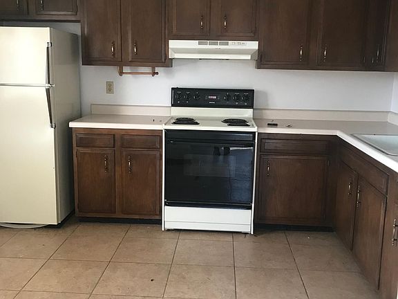 2nd image of 805 W Pine Hill Ln APT F