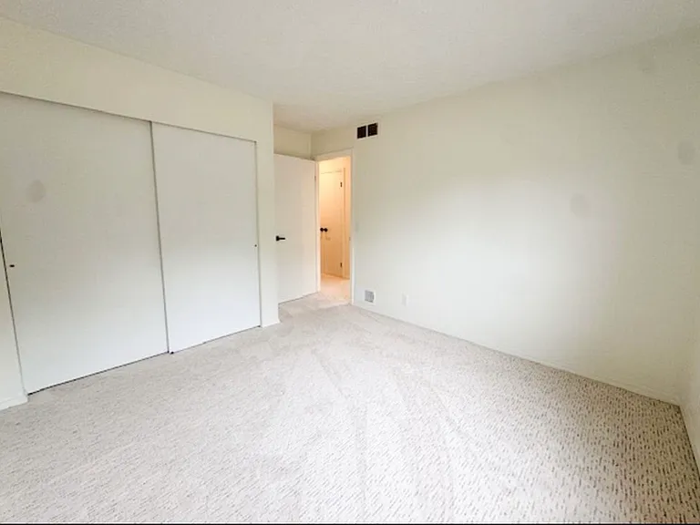 2 Shanbrook Dr — Photo 7