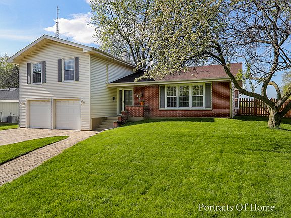 2nd image of 23W246 Woodcroft Dr