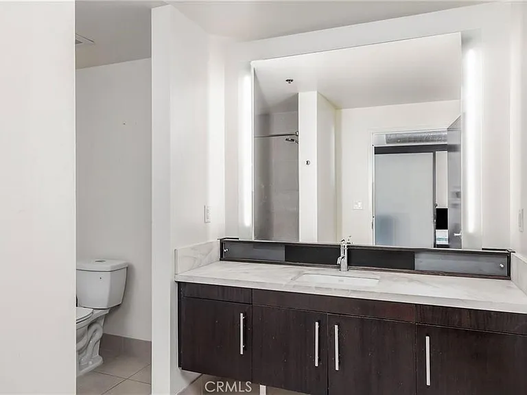 1100 S Hope St #810 — Photo 16
