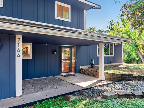 4th image of 2144 Valley View Pl
