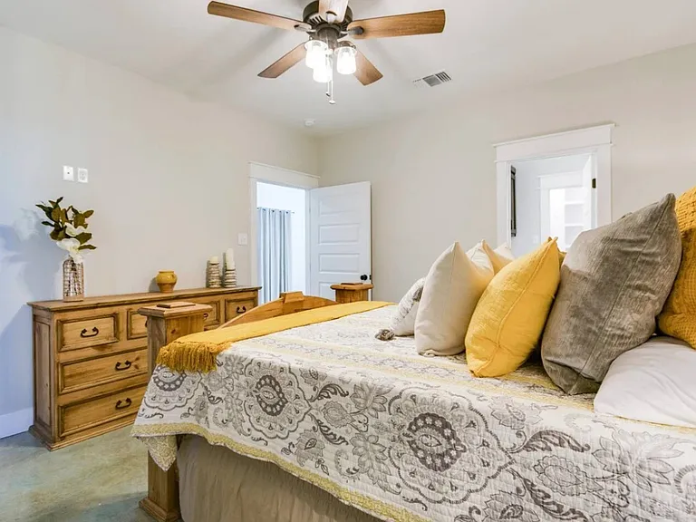 2303 W Beauregard Ave #B — Photo 26