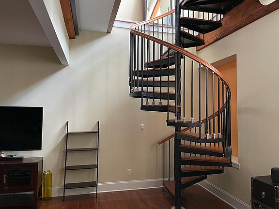 5th image of 401 Shurs Ln #A101