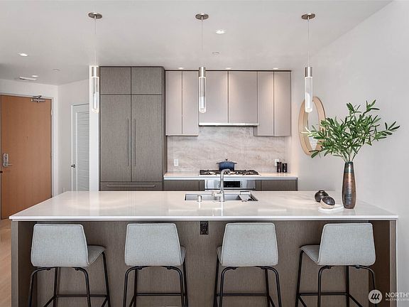3rd image of 2510 6th Avenue #3701