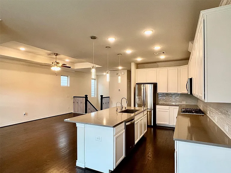 10916 Cannes Memorial Dr — Photo 11