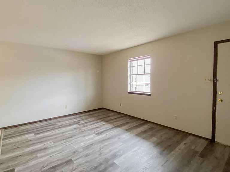 4215 Benoit Ln #9 — Photo 3