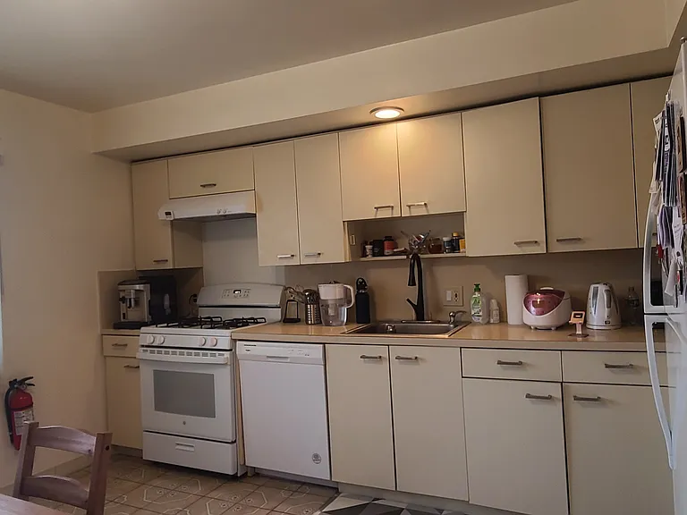 261 Highland Ave #2 — Photo 17