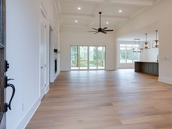 5th image of 1030 Keeneland Dr