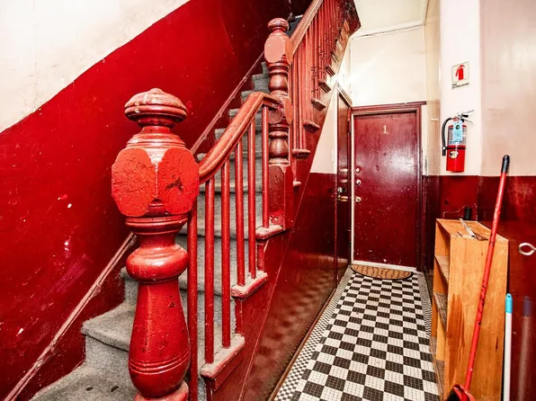 446 West Side Avenue image 9 of 38