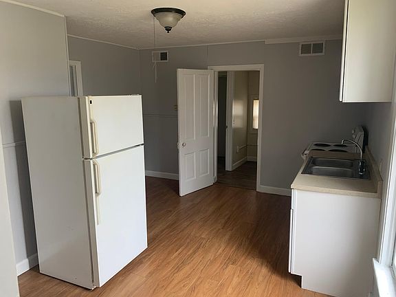 5th image of 45 N Riverview St