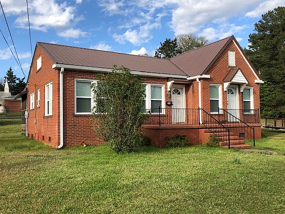 Beautiful house with updates