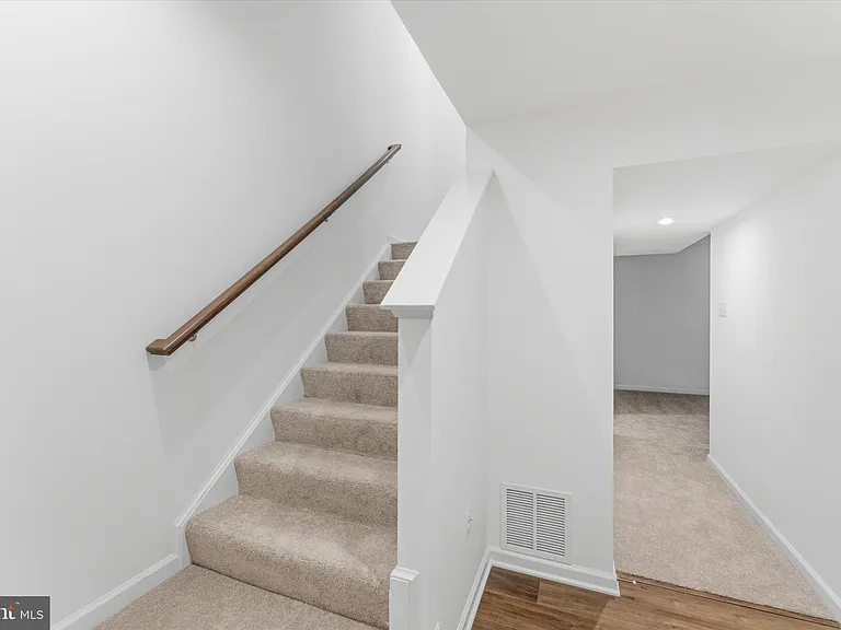 505 Fontana Cir — Photo 27