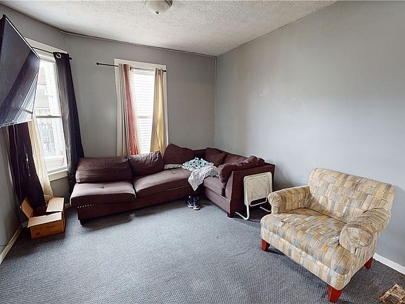 3rd image of 2063 W 104th St