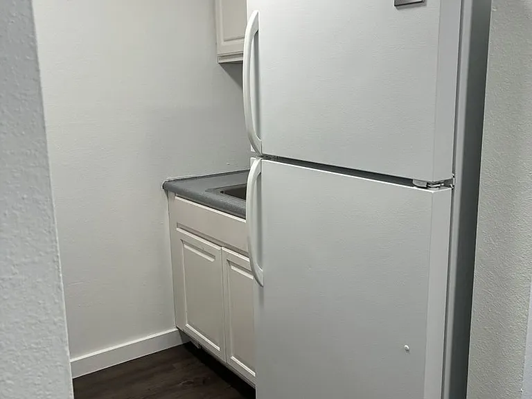 Interlakken Apartments — Photo 13