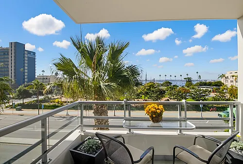 1431 Pac Hwy #415 Photo 1