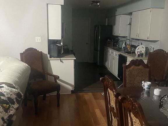 4th image of 70319 L St