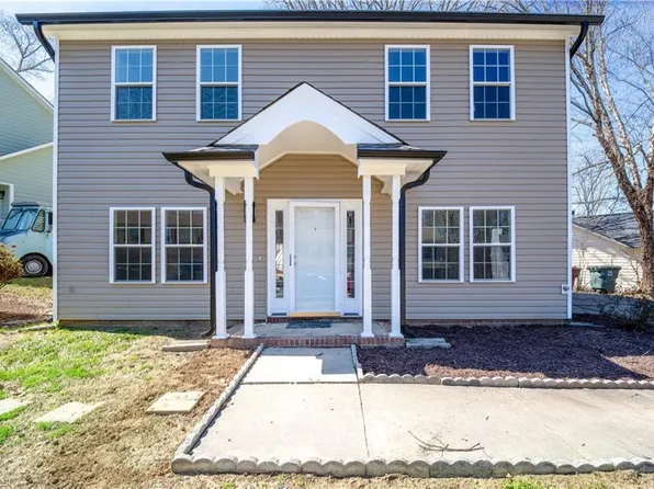 3 Ivy Glen Ct, Greensboro, NC 27406