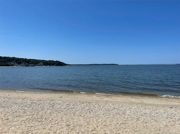 Little Neck Road, Centerport, NY 11721