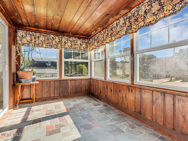 37 Highland Ave — Photo 15