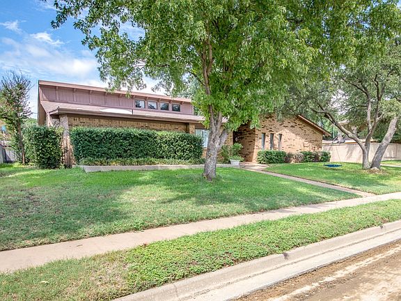 3rd image of 4514 Weeks Park Ln