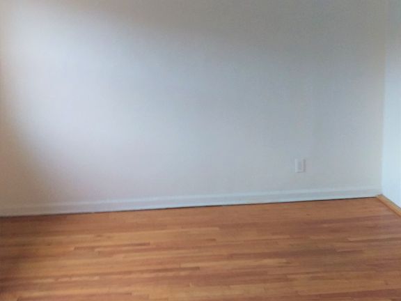 2nd image of 2106 Hoyt Ave S #2