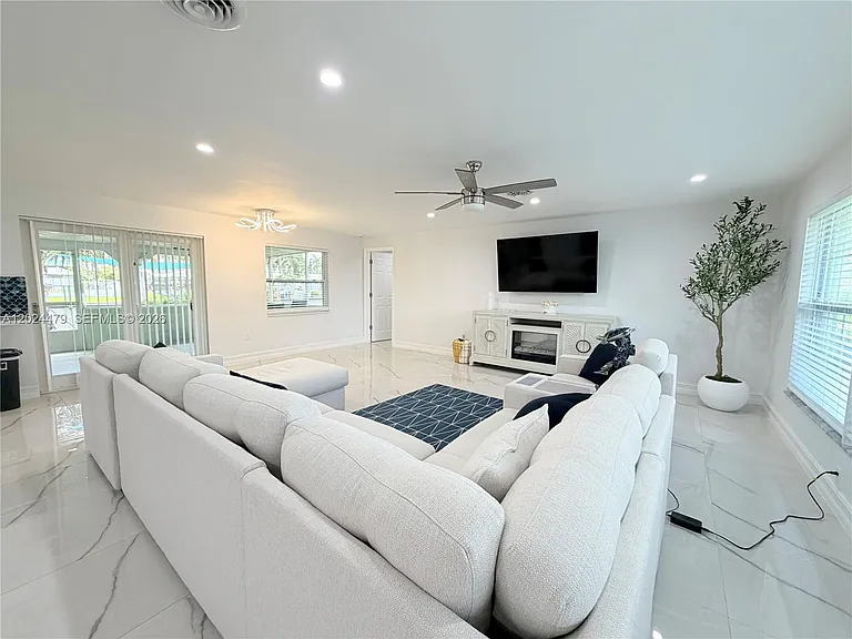 2212 Club House Rd — Photo 12