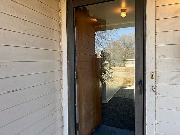 2nd image of 1302 Rolling Hills Dr